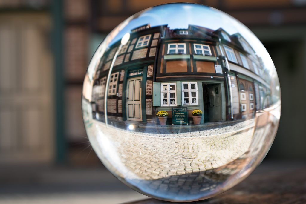 glass-sphere-1761868